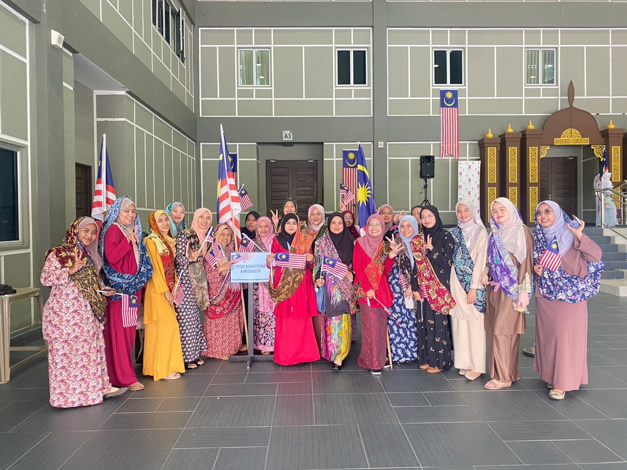  SAMBUTAN MERDEKA UMK (SEMARAK MERDEKA DAN PELEPASAN KEMBARA PATRIOTIK)